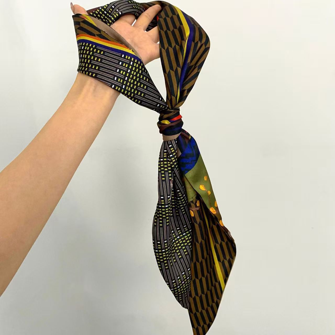 Роскошный шелковый шарф с прин – обзор и цена Women Bags On Sale