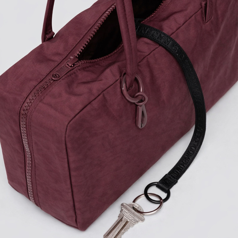 Легкая нейлоновая сумка-боулин – обзор и цена Women Bags 2026 Trends
