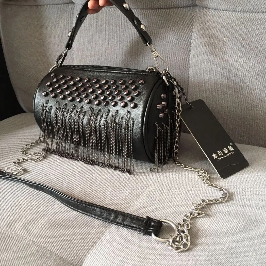 Модная мини-сумка 2026 с бахро – обзор и цена Women Bags 2026 Trends